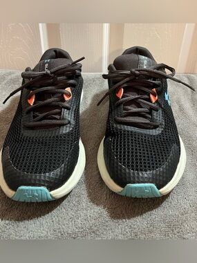 Under Armour Surge Running Shoes Black Blue Women’s 8.5 Athletic Sneakers